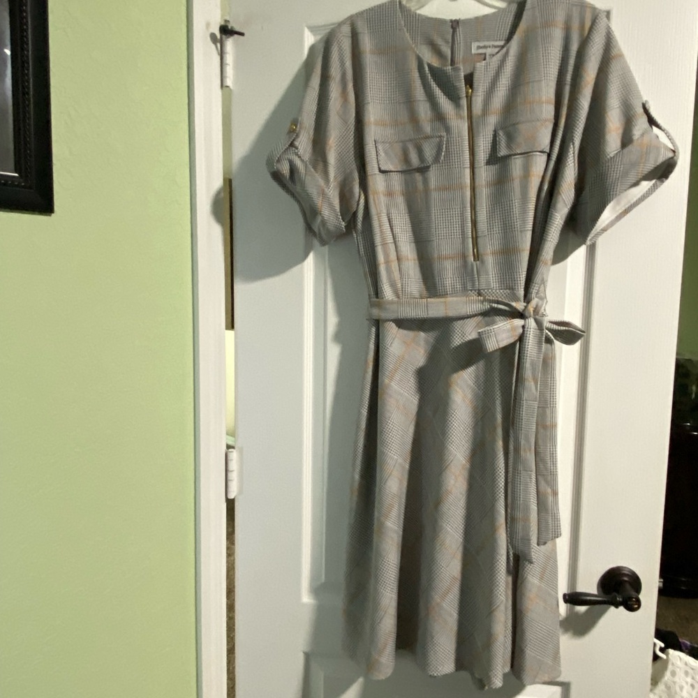 Shelby & Palmer Gray Plaid Midi Dress